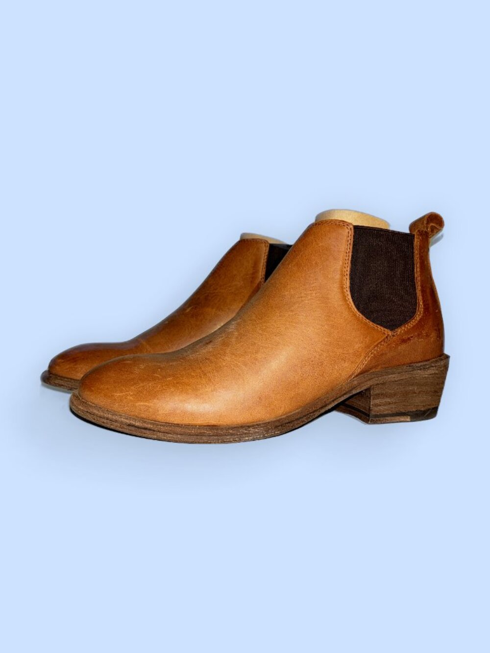 Frye Carson Ankle Bootie Cognac - Picture 2 of 8